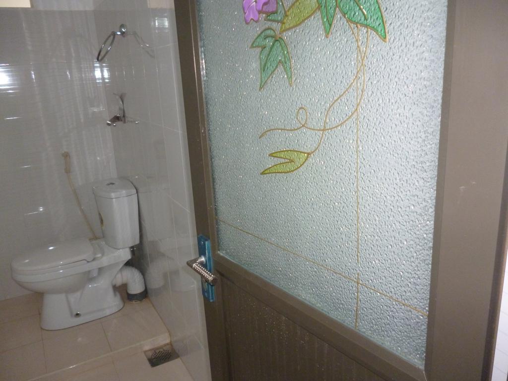 Seaview Paradise Inn Weligama Room photo