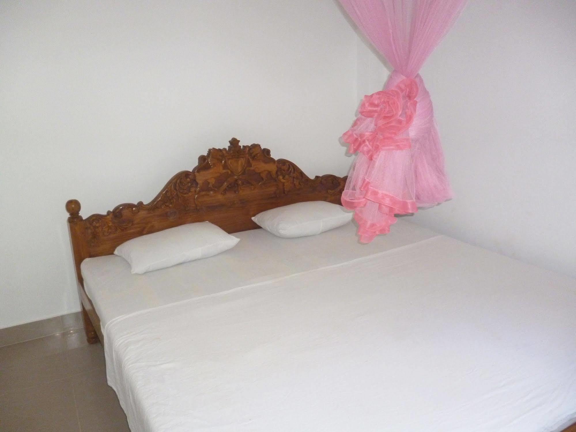Seaview Paradise Inn Weligama Exterior photo